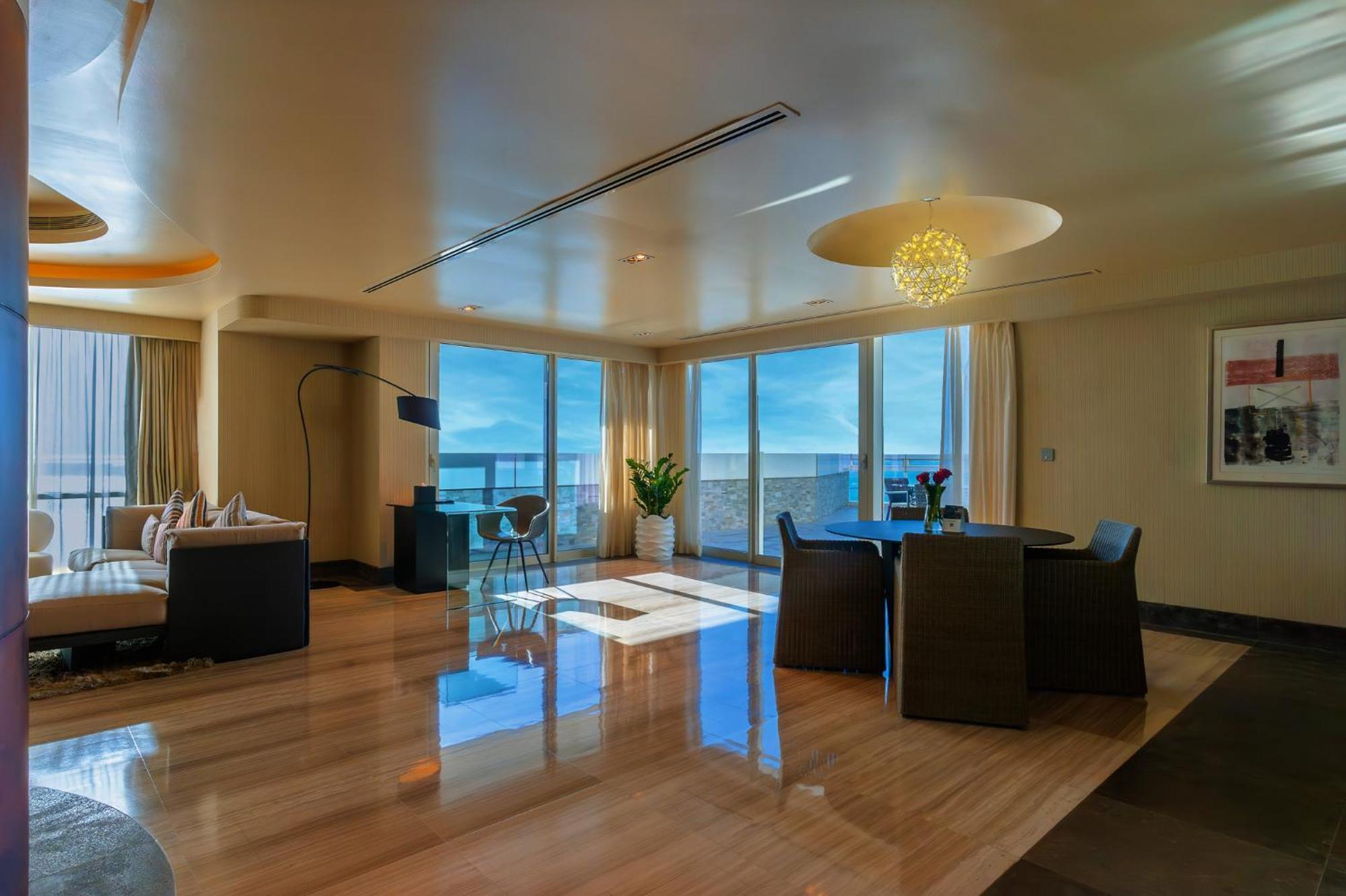 艺术酒店度假村 穆哈拉格 外观 照片 A suite at the Ritz-Carlton, Dubai